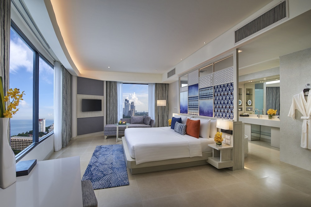 Deluxe Room, Ocean View (Grand) - Photo 1