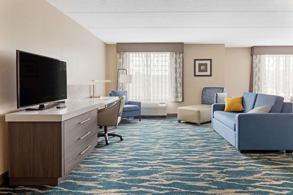 Junior Suite, 1 King Bed, Non Smoking - Photo 6