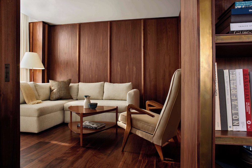 Penthouse, 1 King Bed with Sofa bed