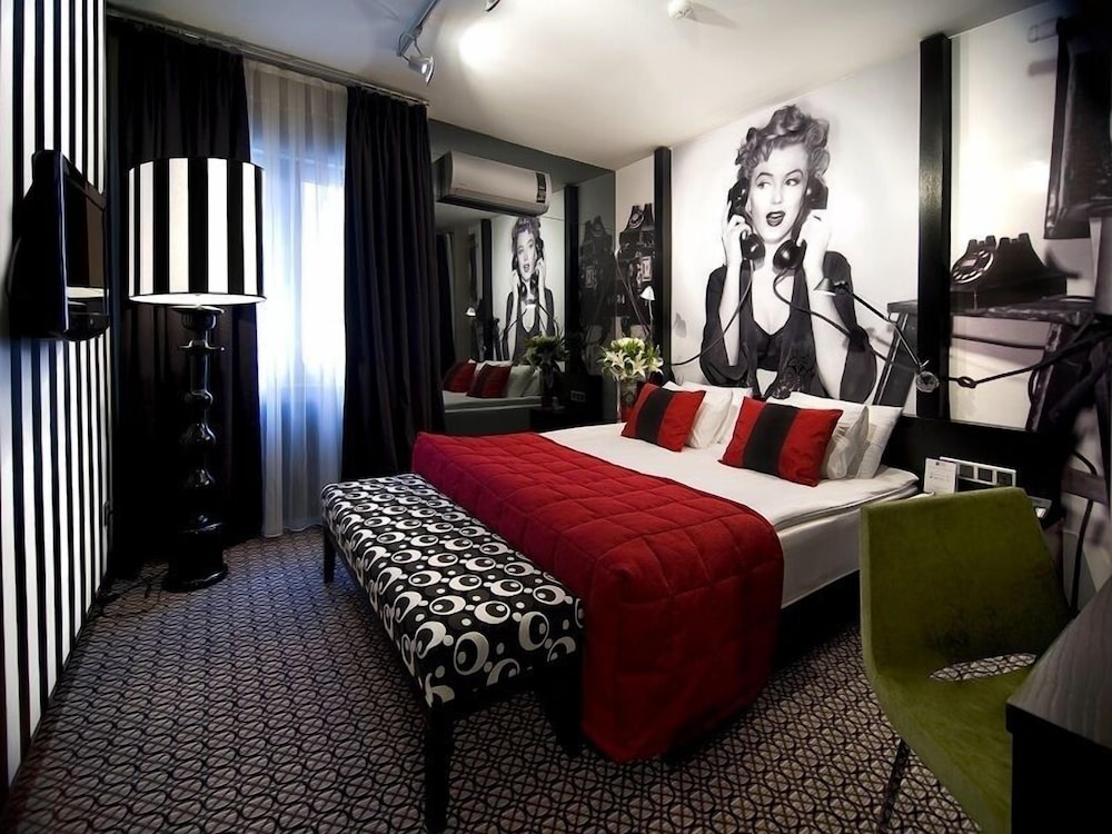 Standard Double or Twin Room - Photo 6