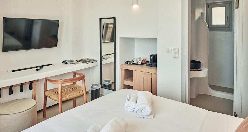 Deluxe Room, 1 King Bed, Terrace, Sea View - Photo 1