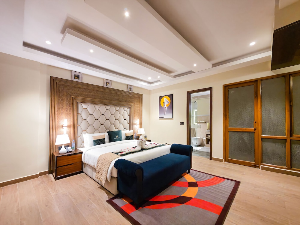 Empress suite