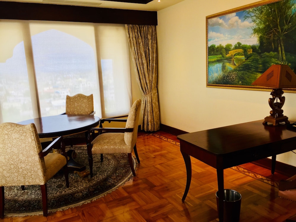 Luxury Suite, 1 King Bed, Terrace - Photo 5