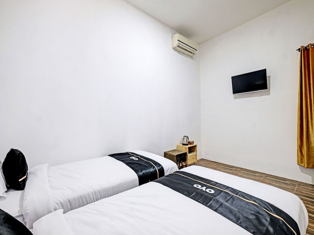 Deluxe Twin Room photo 2