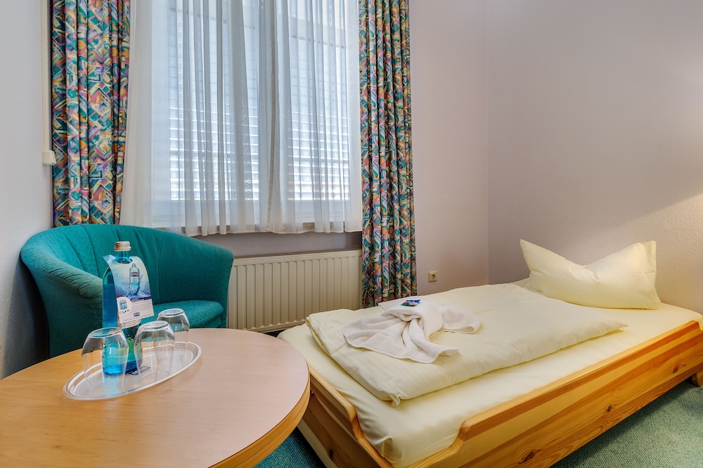 Triple Room - Photo 6