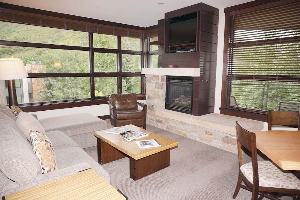 Condo, 2 Bedrooms