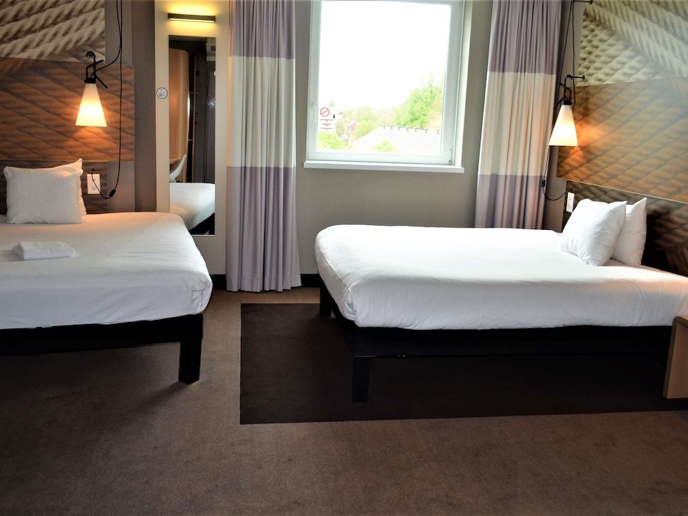 Family Room, 2 Double Beds - Photo 1