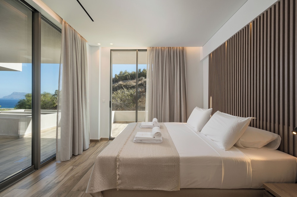 Five-Bedrooms Villa Majestic