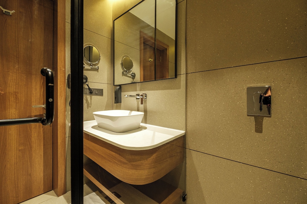 Urban Corner Room - Photo 6