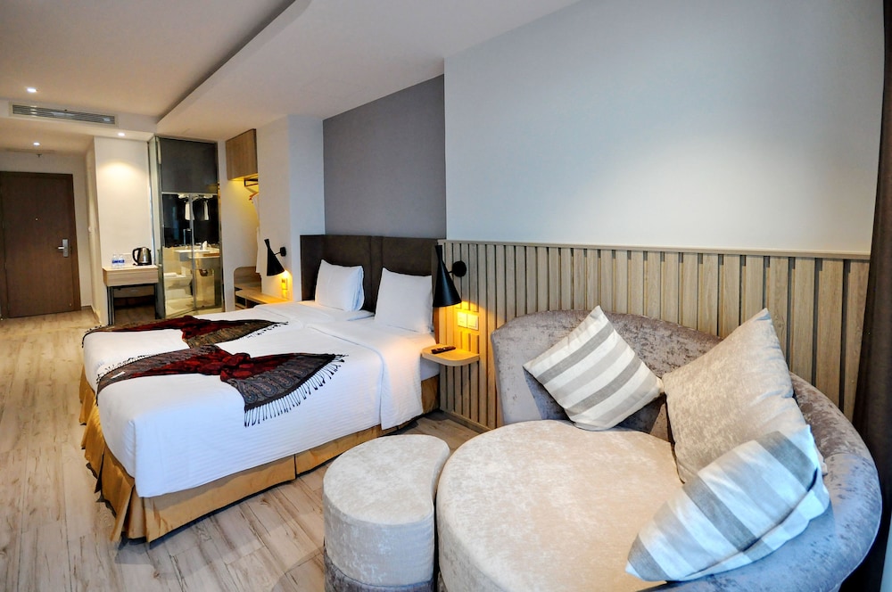 Deluxe Room, Sea View - Photo 15