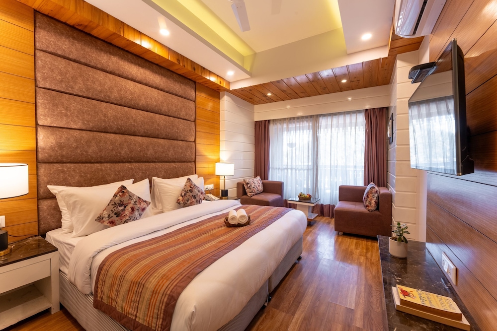 Deluxe Room with Balcony A wing