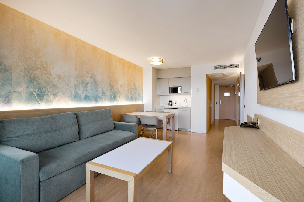 Apartment, 1 Bedroom, Balcony photo 3