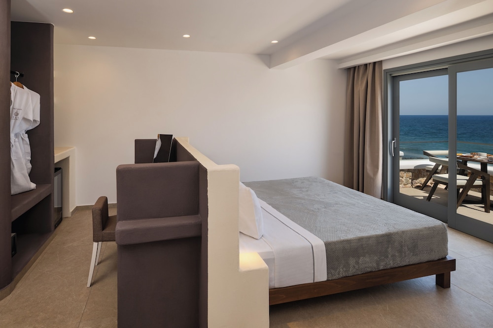 Grand Triple Room, Sea View