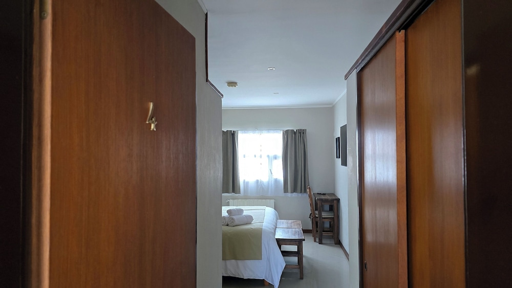 Basic Double or Twin Room photo 2