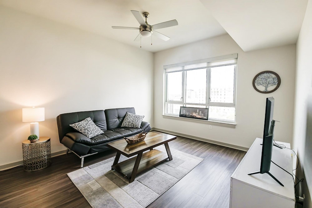 1 Bedroom Apartment in Uptown Charlotte, 사진 19