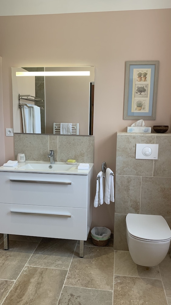 Comfort Double Room, 1 Queen Bed, Pool View photo 3