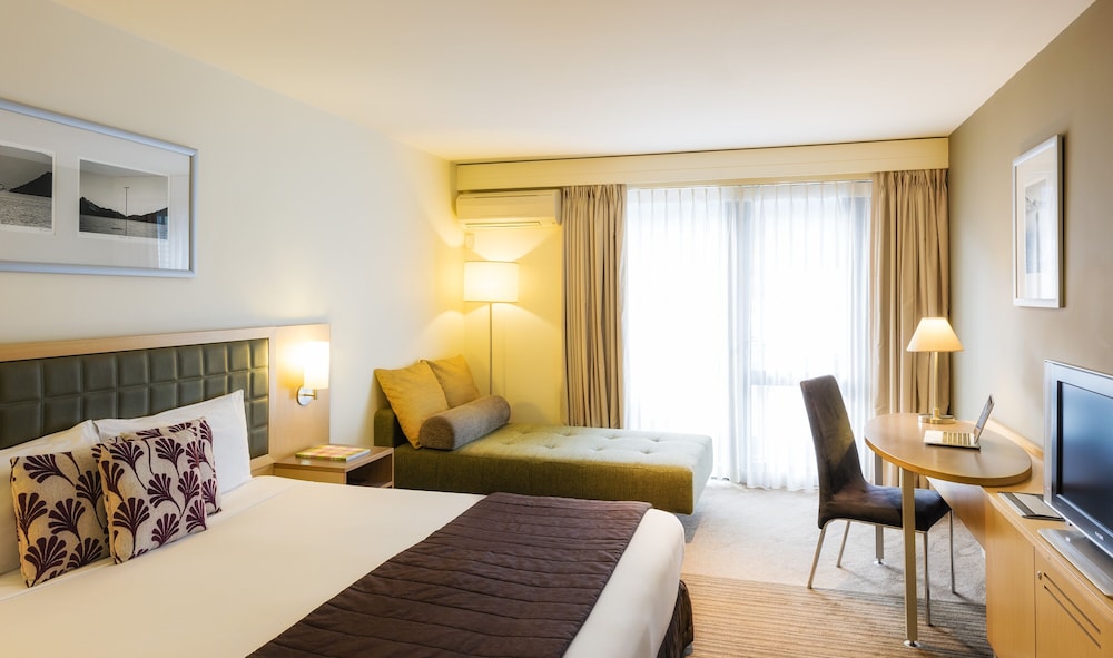 Standard Room, 1 Queen Bed