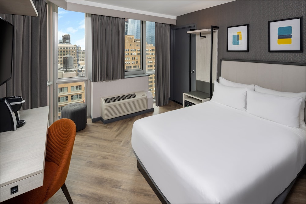 Standard Room, 1 King Bed, Accessible (Communications)