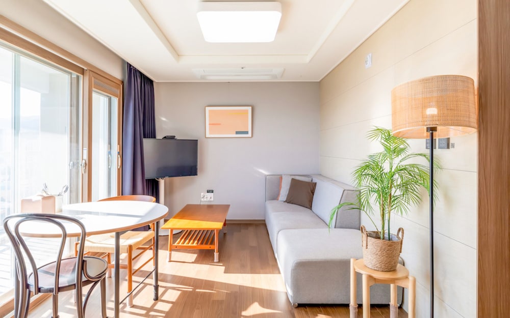 Premier Suite Corner - Photo 17