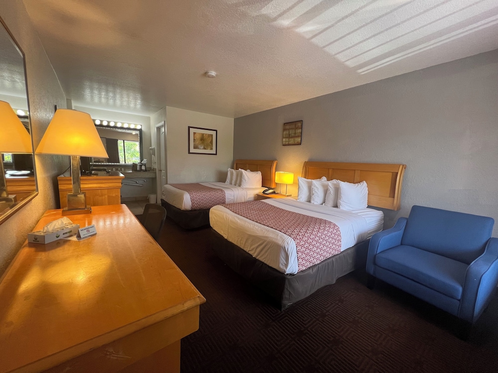 Superior Double Room, 2 Double Beds - Photo 2