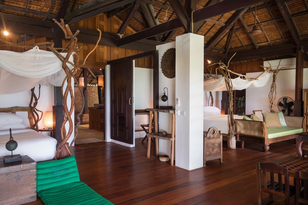 Family Double Room, Beachside photo 2
