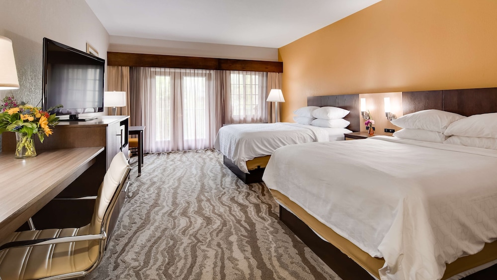 Suite, 2 Queen Beds, Accessible, Balcony photo 1