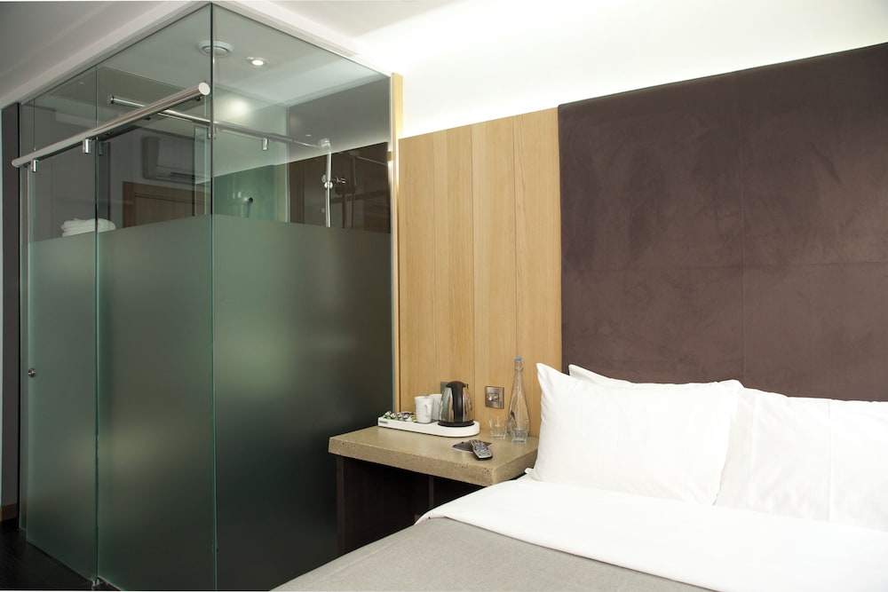 Double Room thumbnail 5