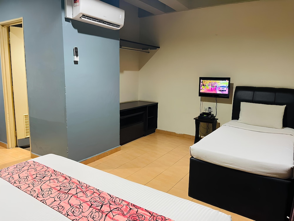 Superior Triple Room photo 3