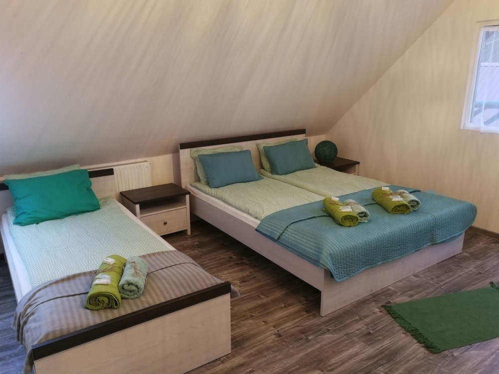 Triple Room, Multiple Beds, Private Bathroom, Garden View (6) photo 1