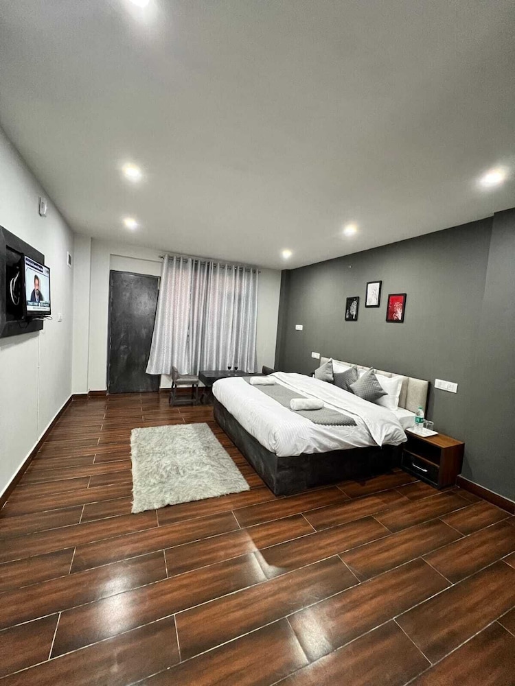 Deluxe Room - Photo 1