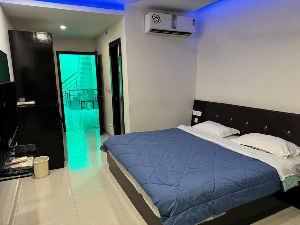 Royal Double Room, City View photo 1