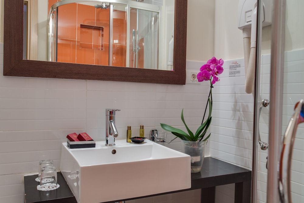 Standard Room - Photo 4