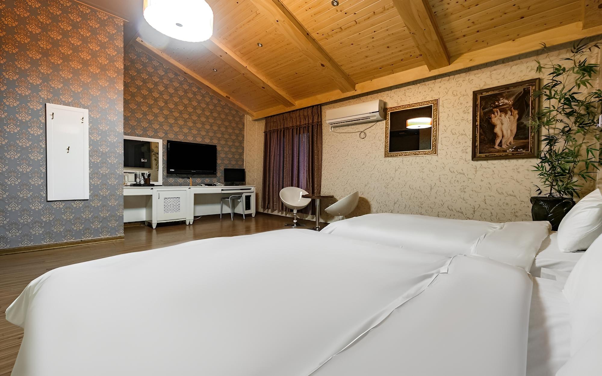 Room (Business Twin (Double+Single/Room for) - Photo 3