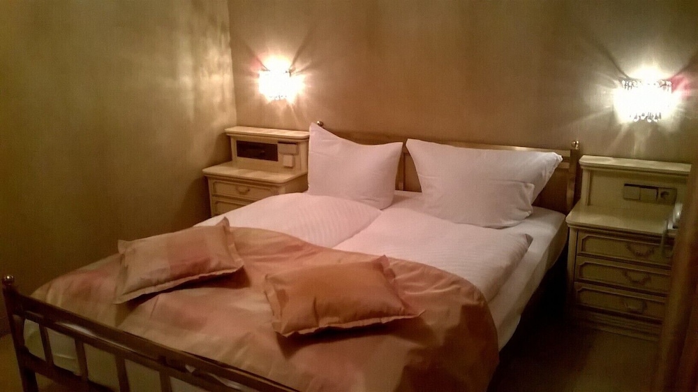 Double Room - Photo 5