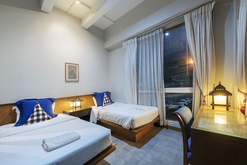 Standard Twin Room (Shared Bathroom) photo 1