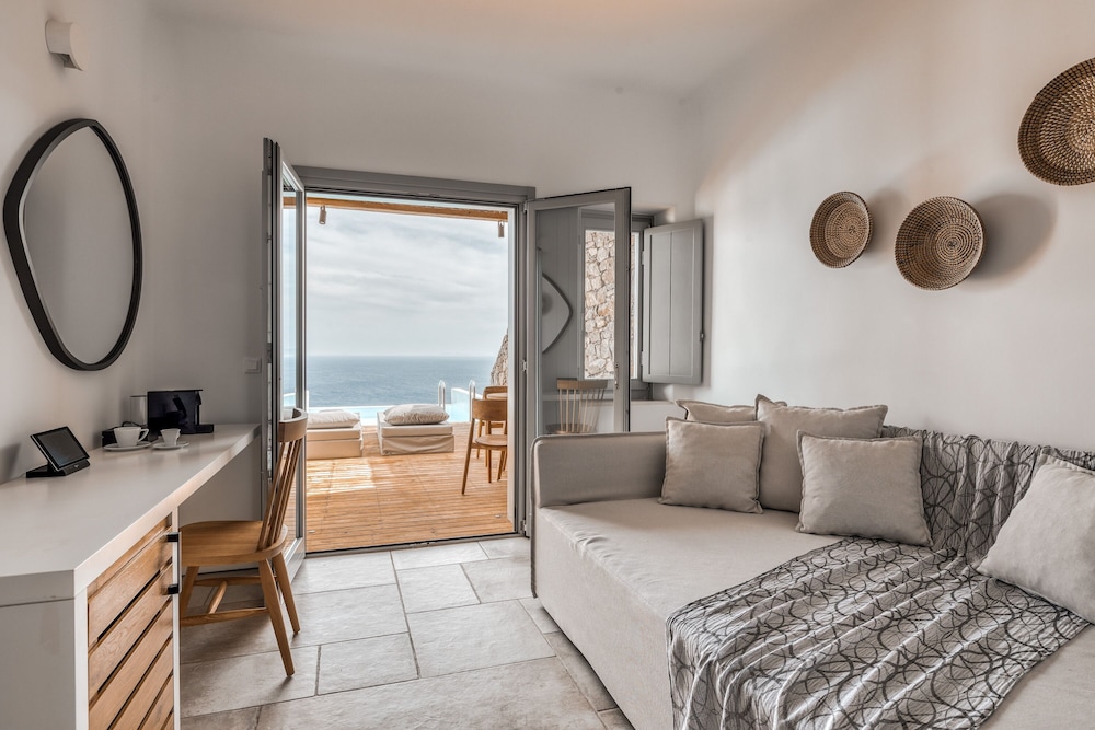Premium Suite, Private Pool, Sea View photo 2