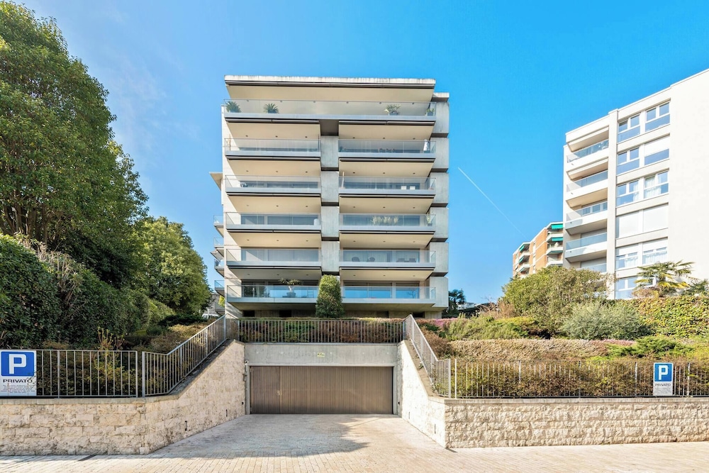 Luxurious Lugano Apartment With City Views