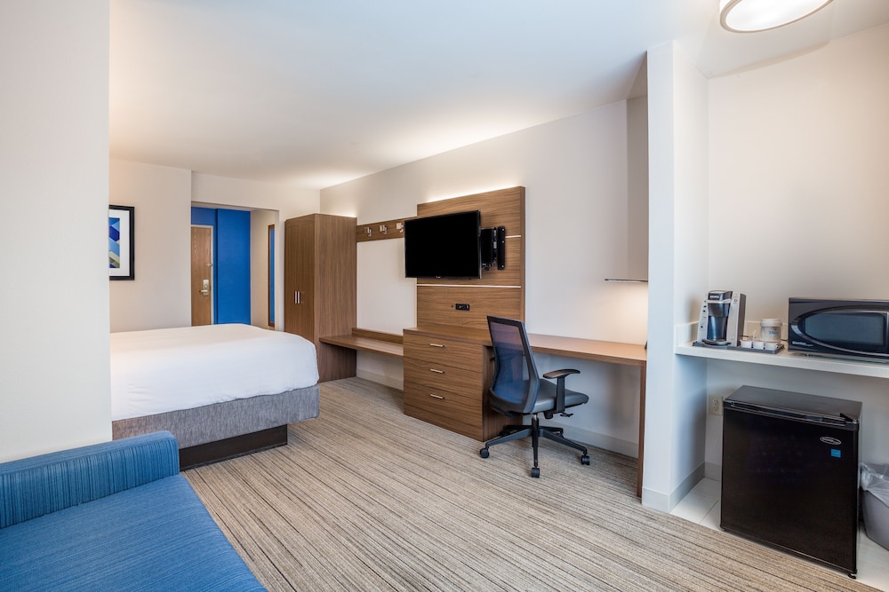 Standard Room, 1 Double Bed, Accessible (Mobil Access Tub) - Photo 1