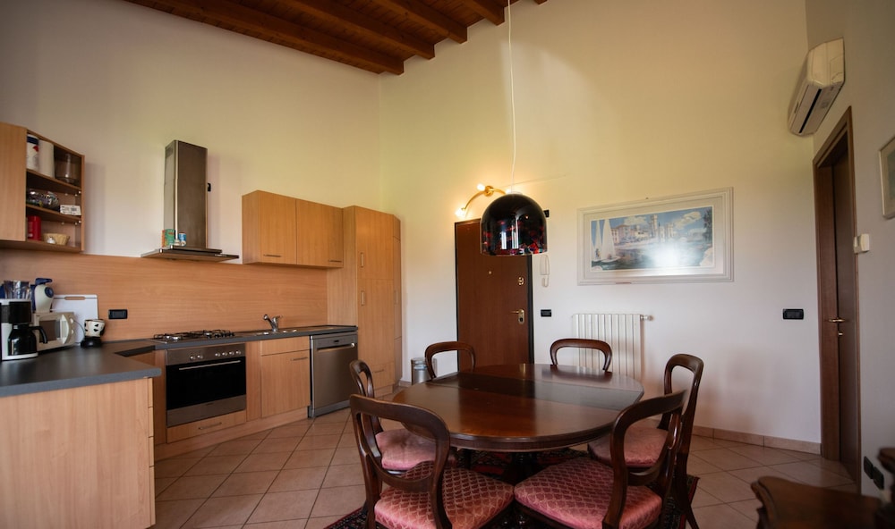 Apartment, Smoking