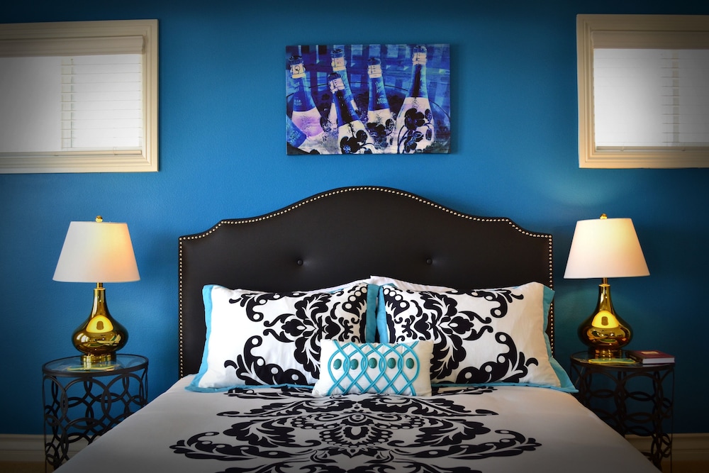 Standard Room, 1 Queen Bed photo 1