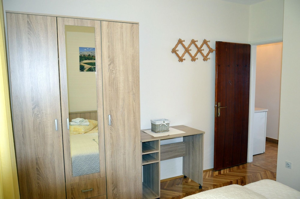 Apartment (Zdravko - comfortable & close to the ) photo 2