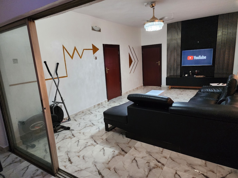 Apartment, 1 Bedroom, Kitchen, Ground Floor photo 3