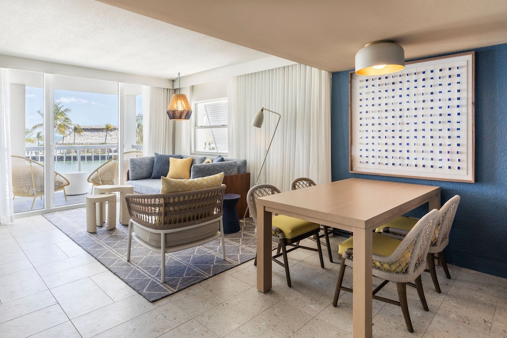 1 Bedroom Suite, 1 King, Cove Oceanview, Sofabed, Balcony - Adults Only At The Cove
