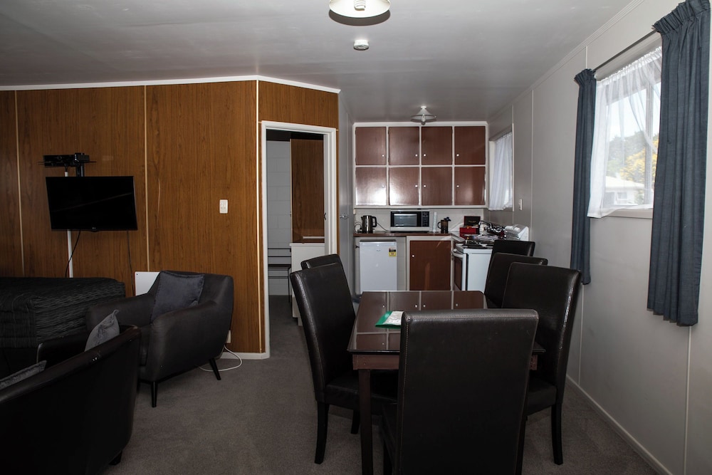 Standard Suite, 2 Bedrooms, Non Smoking, Kitchen (Unit) photo 1