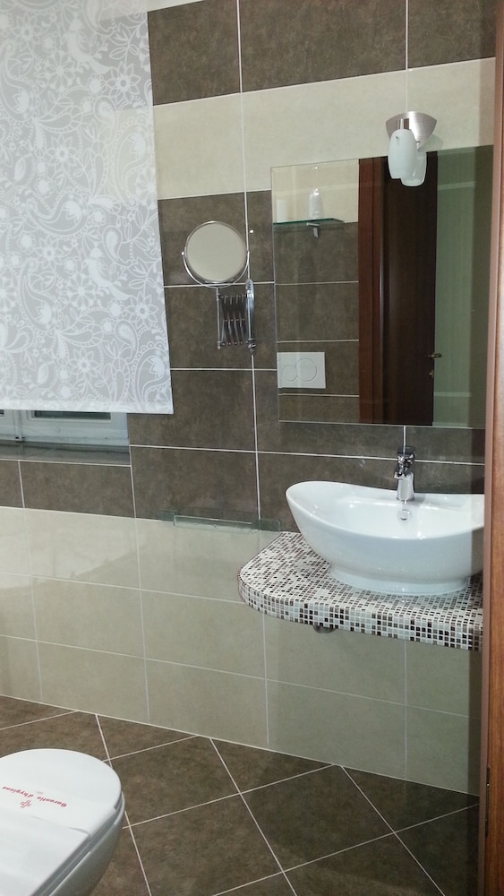 Classic Double Room Single Use photo 3