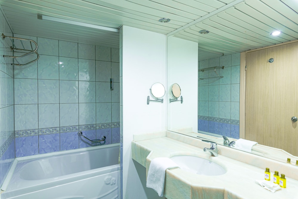 Standard Room, Partial Sea View