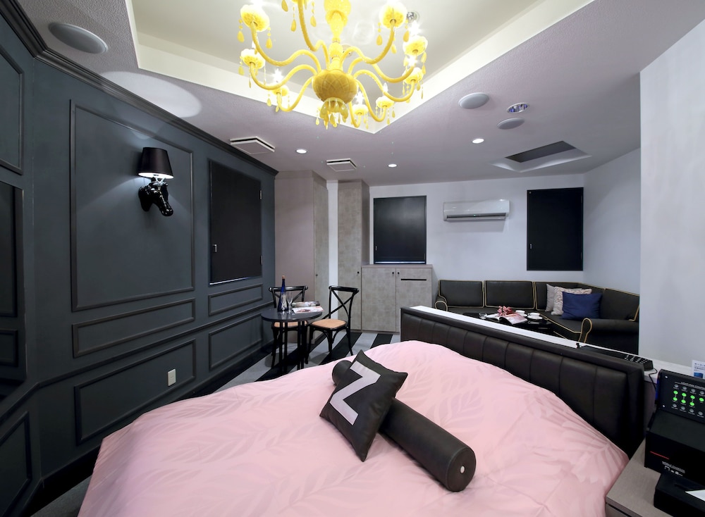 Deluxe Suite, 1 Bedroom, Refrigerator & Microwave photo 3
