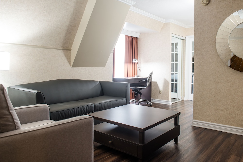 Suite, 1 Queen Bed with Sofa bed, Non Smoking - Photo 4