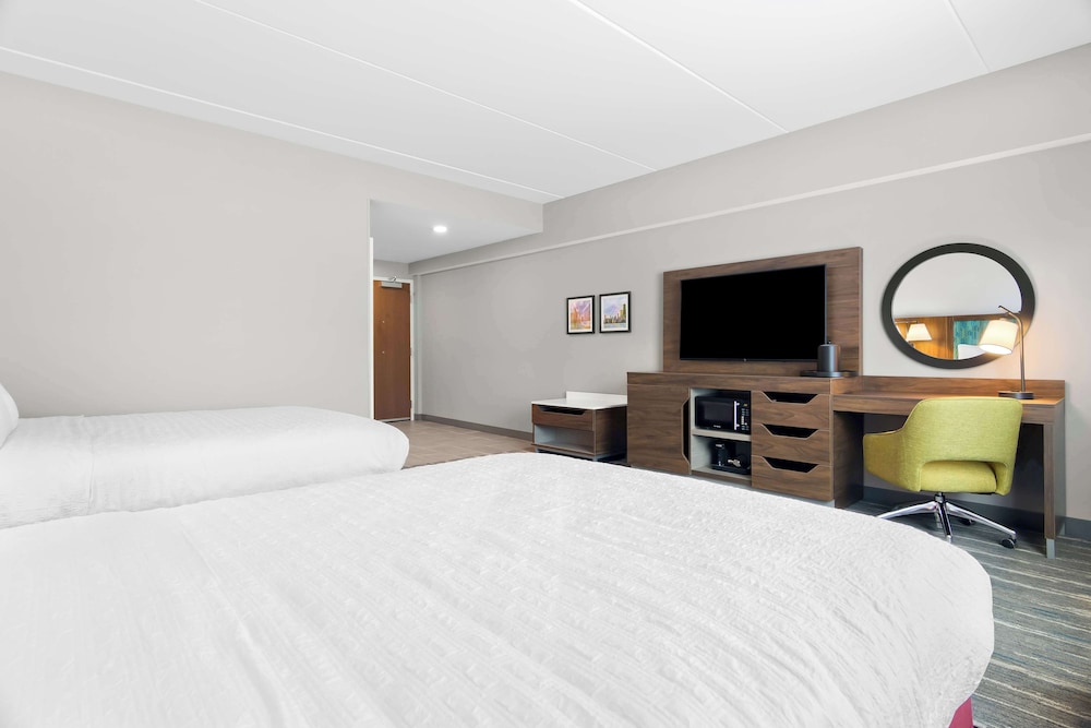 Room, 2 Queen Beds, Accessible (Roll-In Shower) - Photo 3