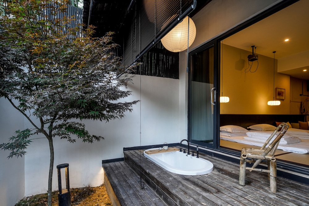 Design Twin Room, Courtyard View photo 2